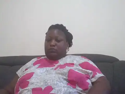 Snapshot of fat_ebonyqueen chatting on 06.05.26 fat ebonyqueen online show from 06.05.26