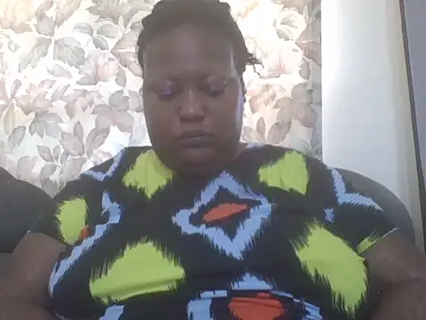 Snapshot of fat_ebonyqueen chatting on 07.01.26 fat ebonyqueen online show from 07.01.26