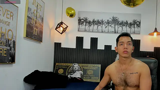 Snapshot of paul_cros chatting on 06.14.26 paul cros online show from 06.14.26