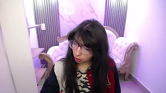 Snapshot of Allyshon_ chatting on 06.04.26 Allyshon online show from 06.04.26