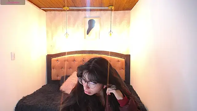 Snapshot of Allyshon_ chatting on 06.17.26 Allyshon online show from 06.17.26