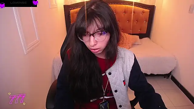 Snapshot of Allyshon_ chatting on 07.03.26 Allyshon online show from 07.03.26