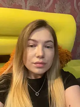 Snapshot of Adelin_aa chatting on 05.19.26 Adelin aa online show from 05.19.26
