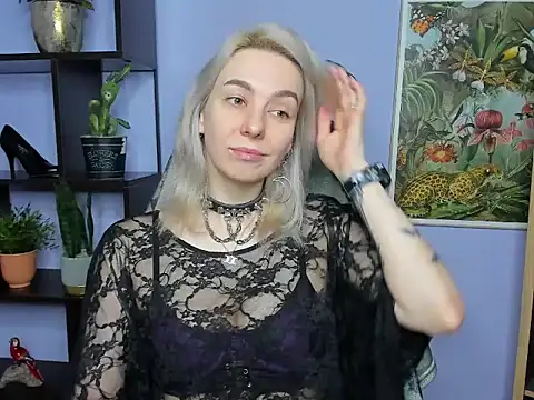 Snapshot of velvetanne chatting on 06.04.26 velvetanne online show from 06.04.26