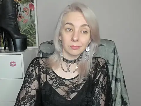 Snapshot of velvetanne chatting on 06.12.26 velvetanne online show from 06.12.26