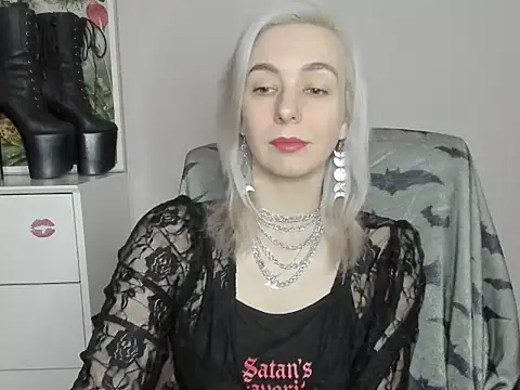 Snapshot of velvetanne chatting on 06.24.26 velvetanne online show from 06.24.26