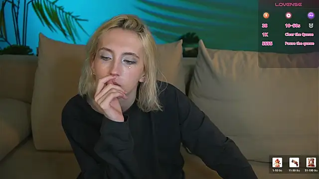Snapshot of Elen__Moore chatting on 05.25.26 Elen Moore online show from 05.25.26
