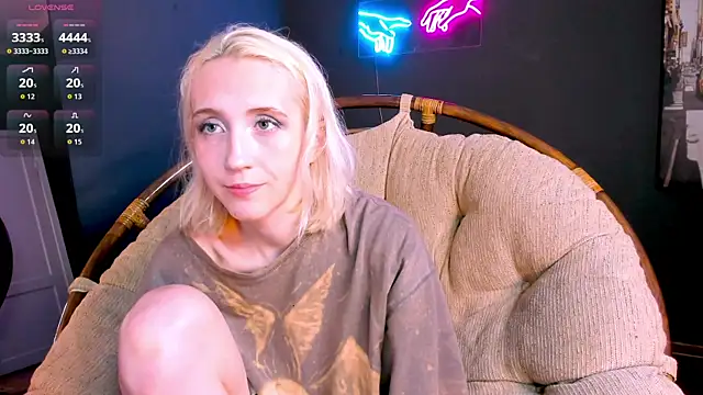 Snapshot of Elen__Moore chatting on 06.14.26 Elen Moore online show from 06.14.26