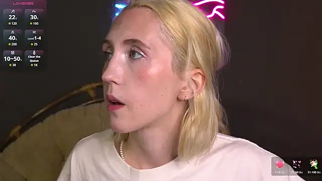 Snapshot of Elen__Moore chatting on 06.19.26 Elen Moore online show from 06.19.26