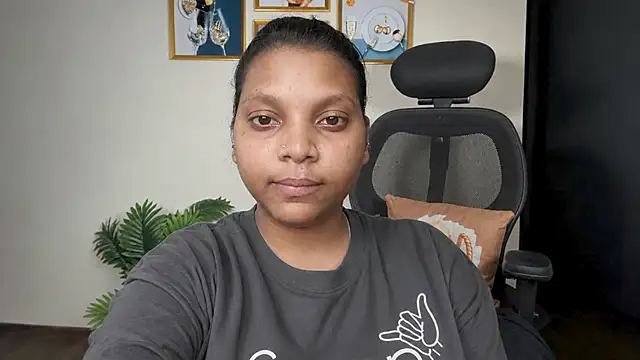 Snapshot of pradhidi57 chatting on 05.19.26 pradhidi57 online show from 05.19.26
