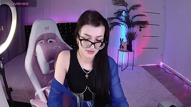 Snapshot of Ariella_Me chatting on 06.06.26 Ariella Me online show from 06.06.26