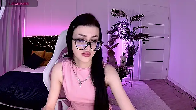 Snapshot of Ariella_Me chatting on 06.16.26 Ariella Me online show from 06.16.26