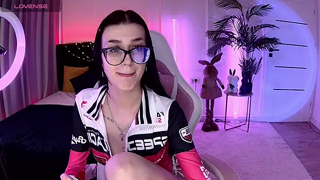 Snapshot of Ariella_Me chatting on 06.25.26 Ariella Me online show from 06.25.26