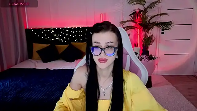 Snapshot of Ariella_Me chatting on 07.03.26 Ariella Me online show from 07.03.26