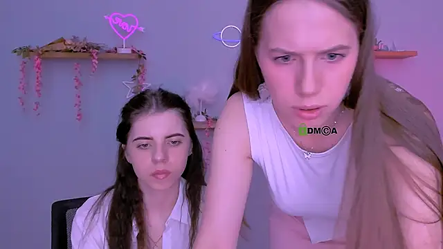 Snapshot of lyra_desire chatting on 05.22.26 lyra desire online show from 05.22.26