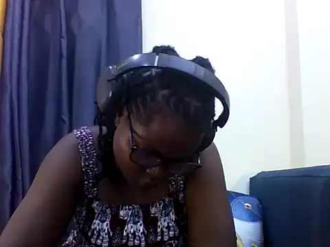 Snapshot of ladar chatting on 06.19.26 ladar online show from 06.19.26