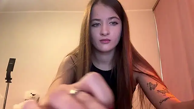 Snapshot of cute_nessy chatting on 05.19.26 cute nessy online show from 05.19.26