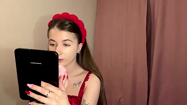 Snapshot of cute_nessy chatting on 05.20.26 cute nessy online show from 05.20.26