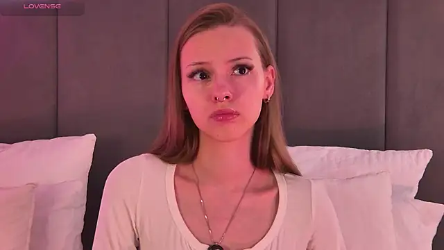 Snapshot of JulyOwens chatting on 06.15.26 JulyOwens online show from 06.15.26