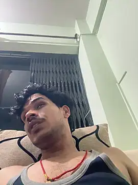 Snapshot of Bombay_boy chatting on 06.26.26 Bombay boy online show from 06.26.26