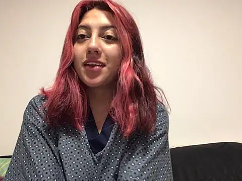 Snapshot of Emma_Cut chatting on 06.09.26 Emma Cut online show from 06.09.26