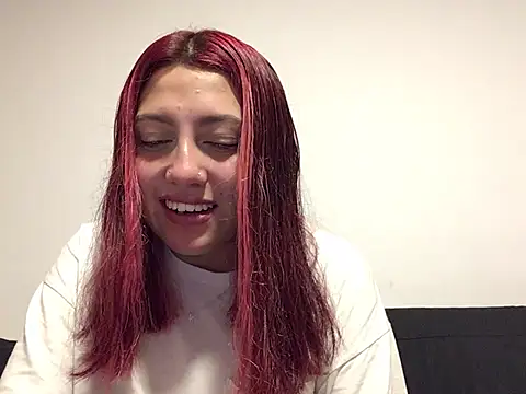 Snapshot of Emma_Cut chatting on 06.11.26 Emma Cut online show from 06.11.26