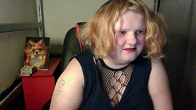Snapshot of Freya_Fellie chatting on 05.25.26 Freya Fellie online show from 05.25.26