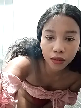 Snapshot of Luna_Lunera04 chatting on 05.22.26 Luna Lunera04 online show from 05.22.26