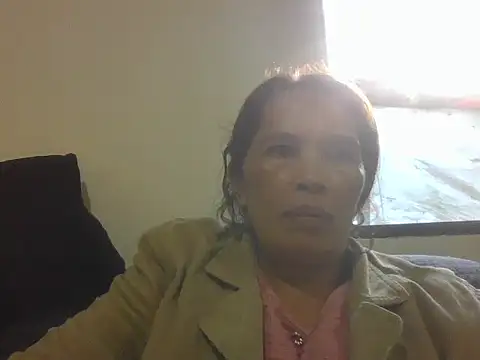 Snapshot of momshe2026 chatting on 05.25.26 momshe2026 online show from 05.25.26