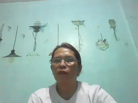 Snapshot of momshe2026 chatting on 06.16.26 momshe2026 online show from 06.16.26