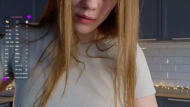 Snapshot of DivaCrystal_ chatting on 06.05.26 DivaCrystal online show from 06.05.26
