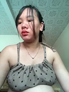 Snapshot of Suki-love chatting on 06.14.26 Suki-love online show from 06.14.26