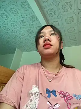 Snapshot of Suki-love chatting on 06.25.26 Suki-love online show from 06.25.26