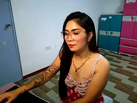 Snapshot of Sexynica chatting on 06.20.26 Sexynica online show from 06.20.26