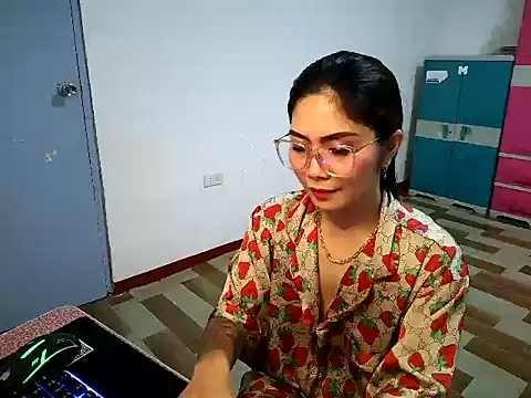 Snapshot of Sexynica chatting on 06.21.26 Sexynica online show from 06.21.26
