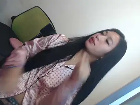 Snapshot of goddess_ashanti chatting on 06.18.26 goddess ashanti online show from 06.18.26