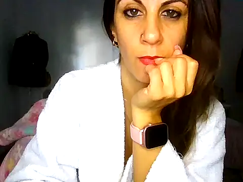 Snapshot of lujancita8 chatting on 05.21.26 lujancita8 online show from 05.21.26