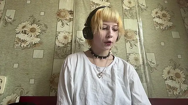 Snapshot of FatimahFroman chatting on 05.21.26 FatimahFroman online show from 05.21.26