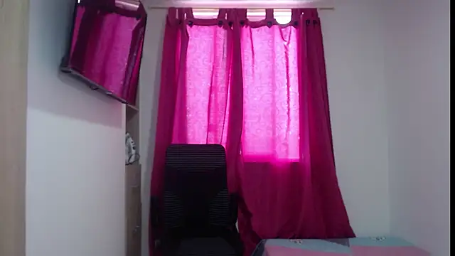 Snapshot of Valeria_Santos_ chatting on 06.29.26 Valeria Santos online show from 06.29.26