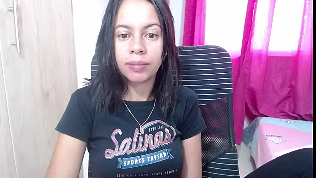 Snapshot of Valeria_Santos_ chatting on 07.02.26 Valeria Santos online show from 07.02.26