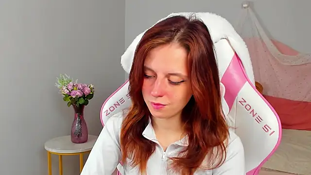 Snapshot of FreyaVeys chatting on 06.19.26 FreyaVeys online show from 06.19.26