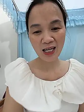 Snapshot of Lye_lovely chatting on 06.11.26 Lye lovely online show from 06.11.26