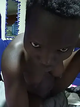 Snapshot of reana_girl chatting on 05.22.26 reana girl online show from 05.22.26
