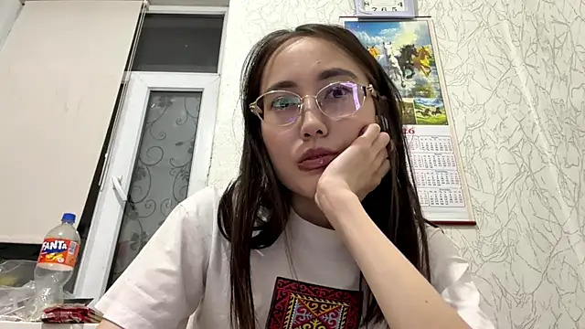 Snapshot of VickieTrudo chatting on 06.05.26 VickieTrudo online show from 06.05.26