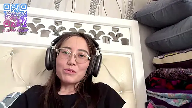 Snapshot of VickieTrudo chatting on 06.13.26 VickieTrudo online show from 06.13.26