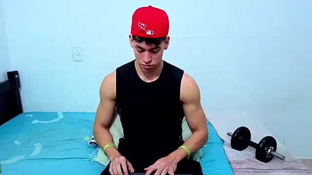 Snapshot of Luke_Muscle chatting on 06.09.26 Luke Muscle online show from 06.09.26
