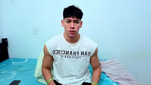Snapshot of Luke_Muscle chatting on 06.10.26 Luke Muscle online show from 06.10.26