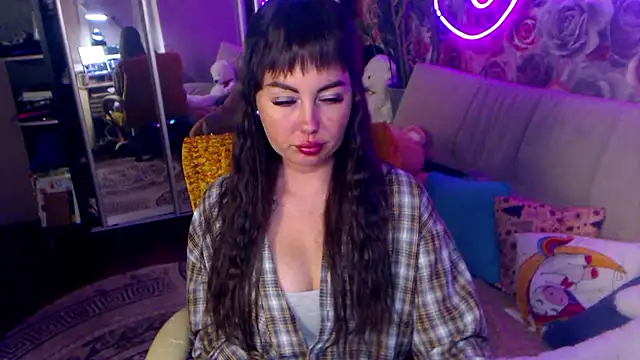 Snapshot of NinaTender22 chatting on 06.18.26 NinaTender22 online show from 06.18.26