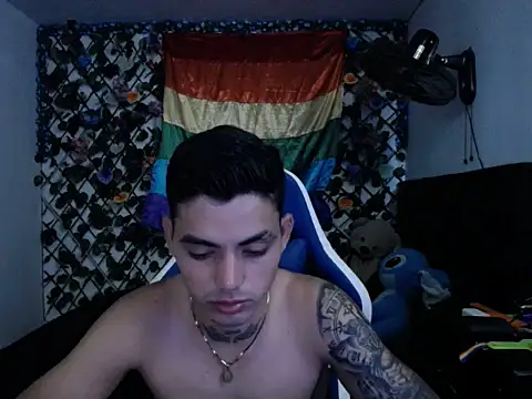 Snapshot of Dantethomsonn chatting on 05.22.26 Dantethomsonn online show from 05.22.26