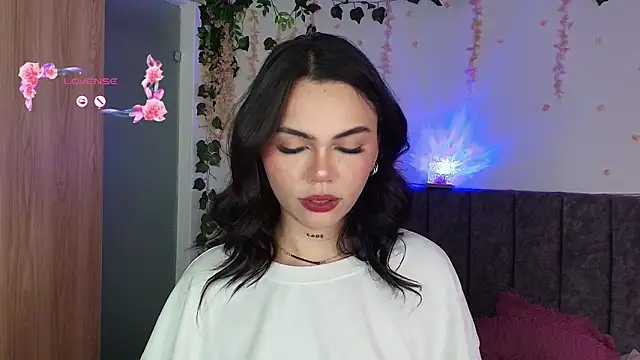 Snapshot of andraa_rossee chatting on 06.11.26 andraa rossee online show from 06.11.26